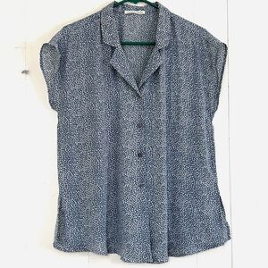 Christina Jacobs Button Down Blouse Size M Short Sleeves Soft Top Size Medium